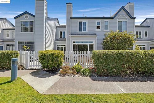 408 Commodore Dr, Richmond, CA, 94804-4582 | Card Image