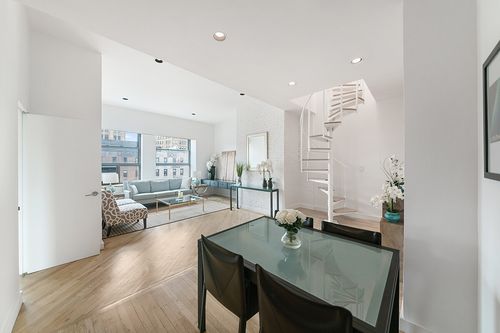 12l-21 E 22nd St, New York, NY, 10010-5336 | Card Image