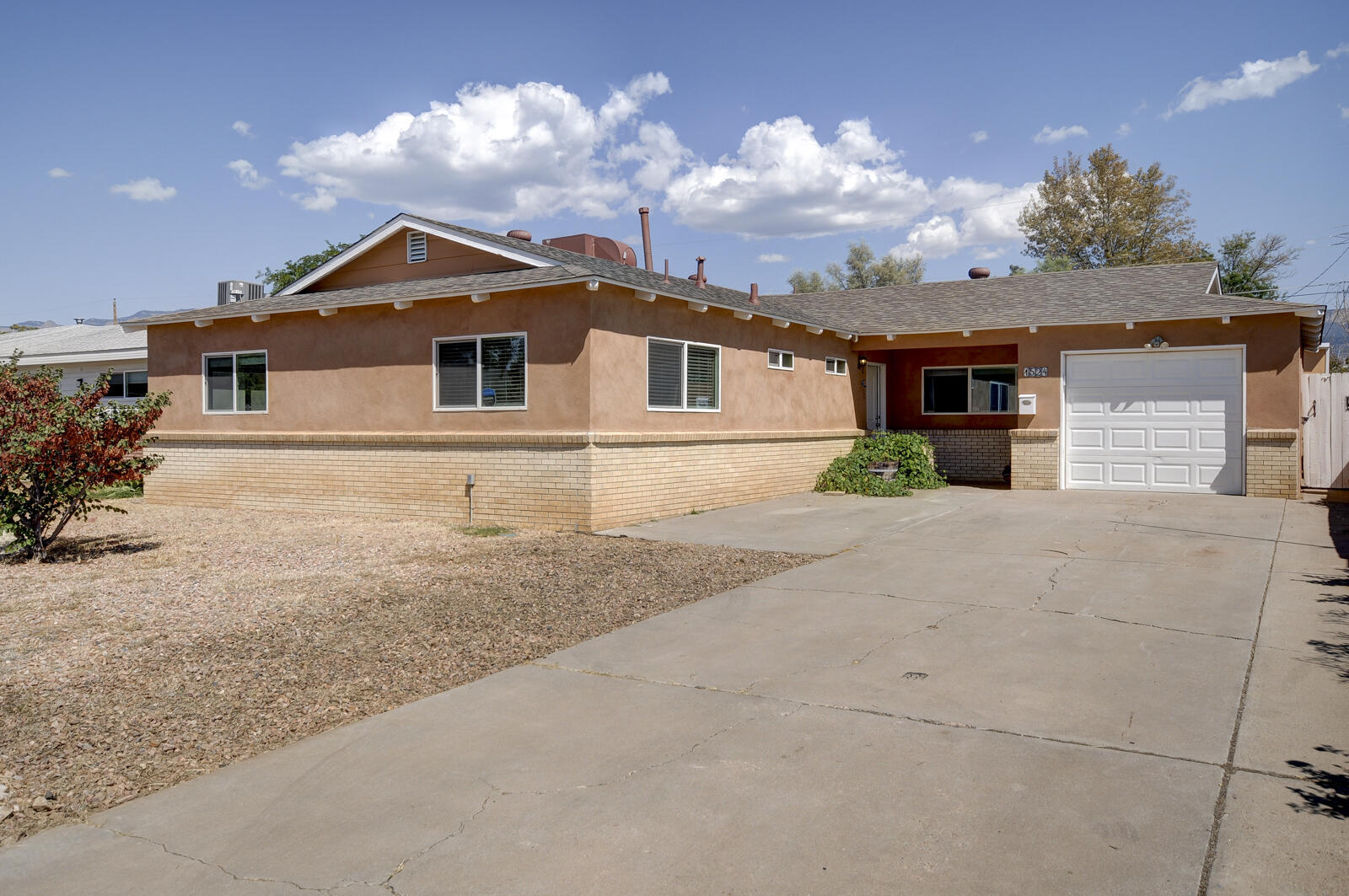 Moon St, Albuquerque, NM 87112