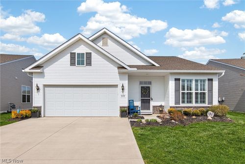 848 Cedar Crest Dr, Elyria, OH, 44035-8985 | Card Image