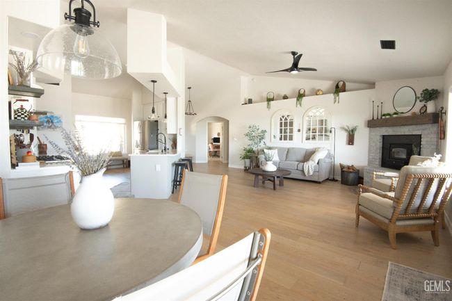 26700 Skyline Dr, House other with 3 bedrooms, 3 bathrooms and null parking in Tehachapi CA | Image 11