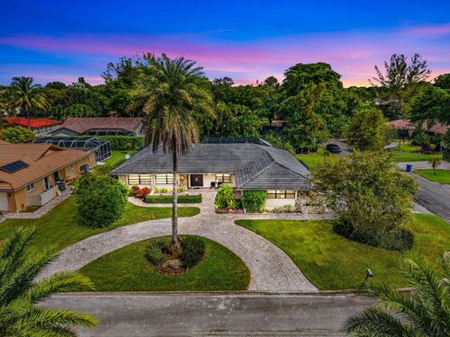 213 Nw 94th Way, Coral Springs, FL, 33071-7313 | Card Image