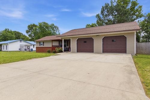 109 Circle Dr, Monett, MO, 65708-2716 | Card Image
