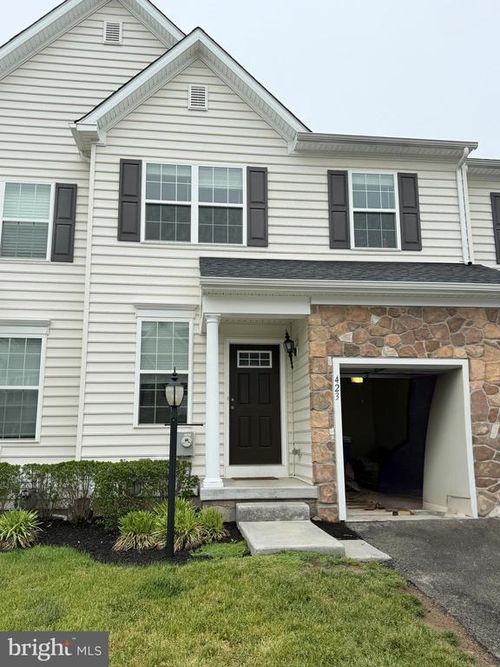 423 Sweet Bay Ln, NORRISTOWN, PA, 19403-2735 | Card Image