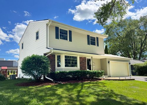 1513 Greenway Ter, Waukesha, WI, 53186-2621 | Card Image