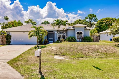 5407 Seagrape Dr, FORT PIERCE, FL, 34982-7407 | Card Image