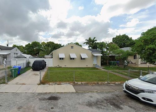 b-471 Nw 32nd Ct, Miami, FL, 33125-4116 | Card Image