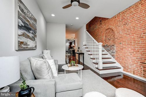 136 W Ostend St, BALTIMORE, MD, 21230-3711 | Card Image