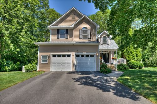 84 Bakewell Ct, Cranston, RI, 02921-2411 | Card Image