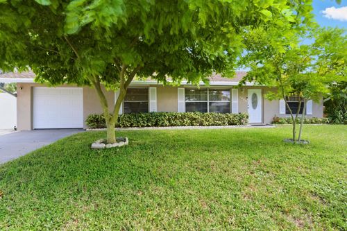 8685 Se Keathley Ct, Hobe Sound, FL, 33455-4624 | Card Image