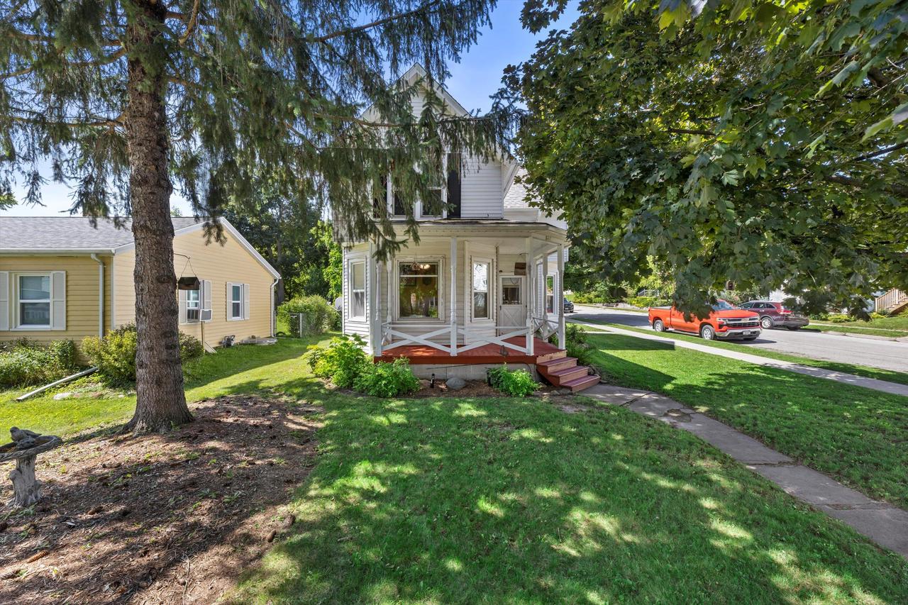 Main St, Hartford, WI 53027