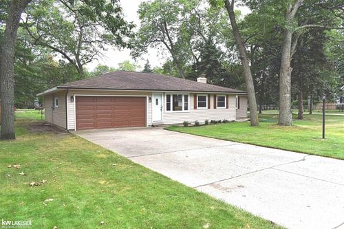 9107 Crescent Beach Rd, Pigeon, MI, 48755-9758 | Card Image