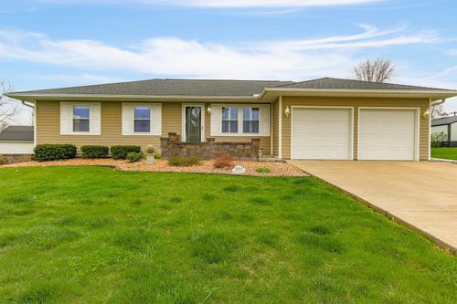 1204 S Walnut Ave, SALISBURY, MO, 65281-1226 | Card Image