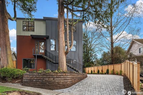 2615 Ne 87th St, Seattle, WA, 98115-3453 | Card Image