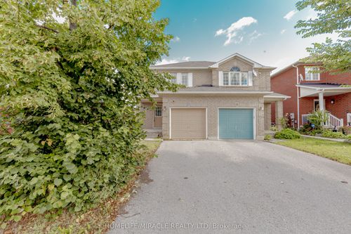 4 Vauxhall Cres, Brampton, ON, L7A3A3 | Card Image