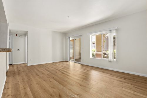 unit-114-469 Country Club Dr, Simi Valley, CA, 93065-0642 | Card Image