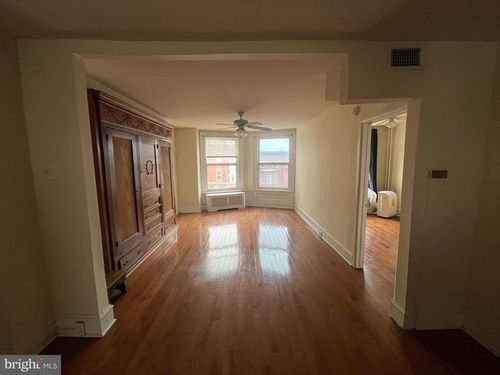 apt-3f-1315 S Broad St, PHILADELPHIA, PA, 19147-4949 | Card Image