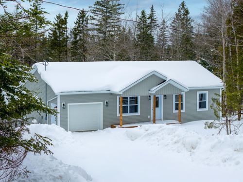 838 E Uniacke Rd, Mount Uniacke, NS, B0N1Z0 | Card Image