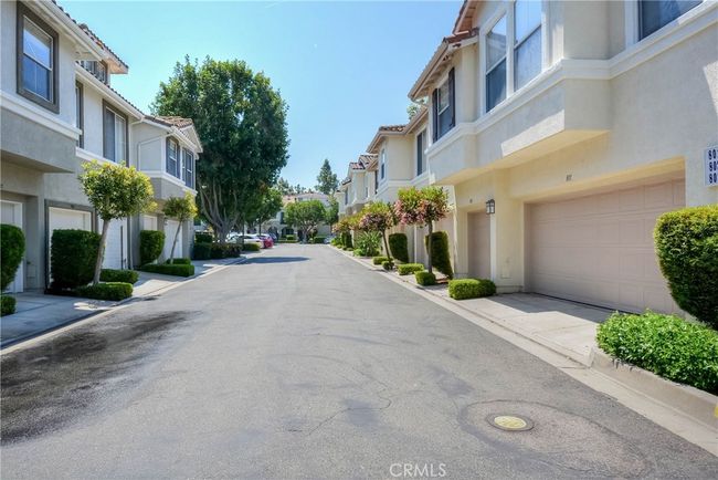 803 Maplewood, Condo with 2 bedrooms, 3 bathrooms and 2 parking in Irvine CA | Image 47