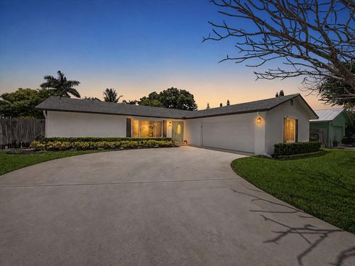 126 Chapel Ln, Tequesta, FL, 33469-2194 | Card Image