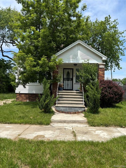 13053 Maiden St, Detroit, MI, 48213-2020 | Card Image