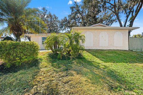 815 Shangri La Dr, SEFFNER, FL, 33584-3941 | Card Image