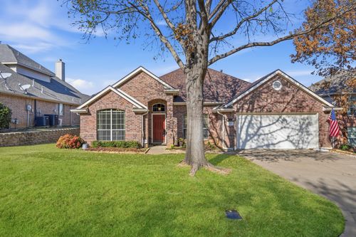 921 Ascension Dr, Hurst, TX, 76053-7113 | Card Image