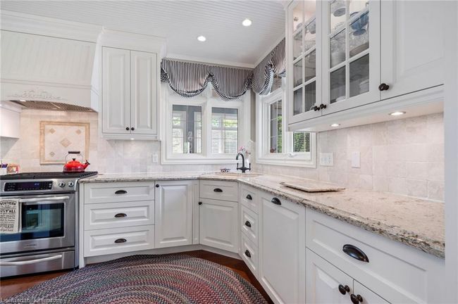 402 Progreston Rd, House other with 2 bedrooms, 4 bathrooms and 14 parking in Carlisle ON | Image 13