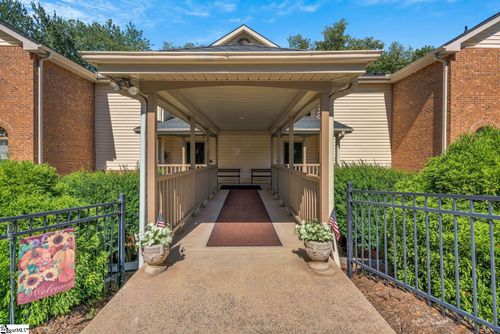 103 Swansgate Pl, Greenville, SC, 29605-5318 | Card Image