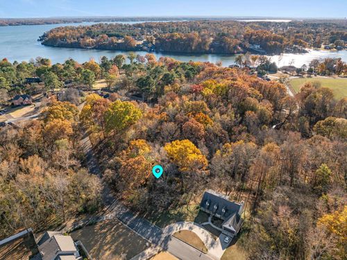 9200 Turtle Point Dr, Killen, AL, 35645-2854 | Card Image