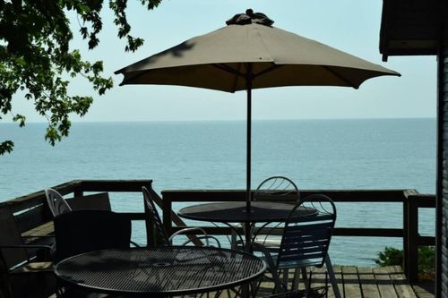 5537 Lakeshore Dr, Holland, MI, 49424-1036 | Card Image