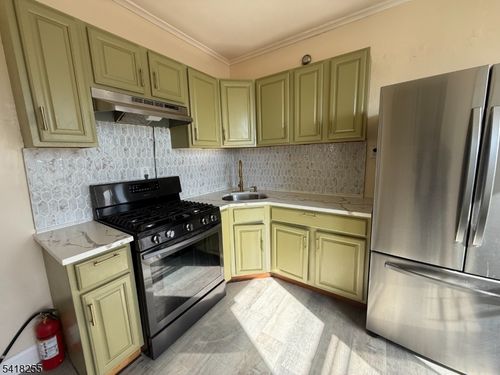 486 Stuyvesant Ave, Irvington, NJ, 07111-2046 | Card Image