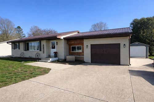 5459 E Oak St, Boscobel, WI, 53805-9504 | Card Image