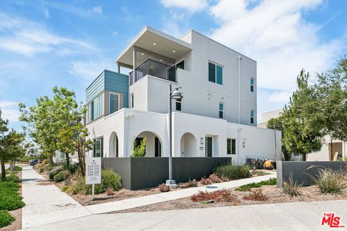 111 Benchmark, Irvine, CA, 92618 | Card Image