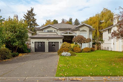 812 Dalewood Lane, Victoria, BC, V8X5G6 | Card Image