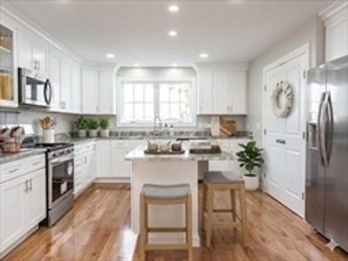 3-579 Summit St, Fall River, MA, 02724-1776 | Card Image