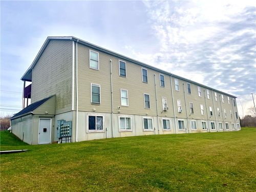 321 Grove City Road, Slippery Rock Boro, PA, 16057 | Card Image