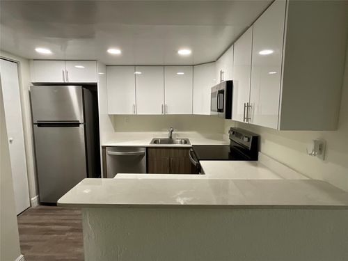 5-523-19455 Ne 10 Avenue, North Miami Beach, FL, 33179 | Card Image