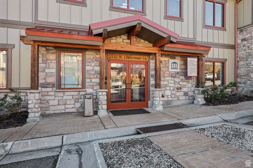 207-5532 Lillehammer Ln, Park City, UT, 84098-6079 | Card Image