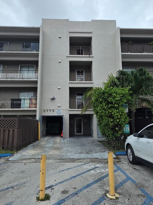 412-5775 W 20th Ave, Hialeah, FL, 33012-7558 | Card Image
