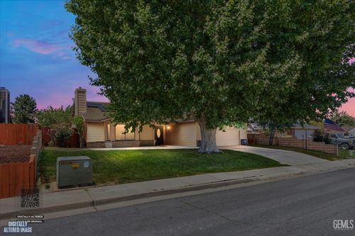 117 Sunrise Way, Tehachapi, CA, 93561-2420 | Card Image