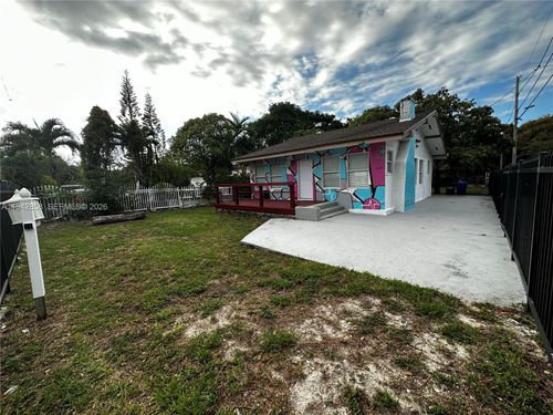1-105 Nw 31st St, Miami, FL, 33127-3711 | Card Image