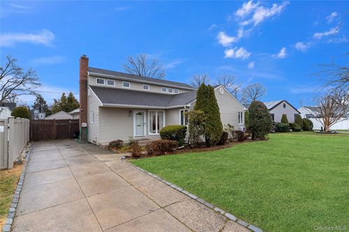 627 Buxton Ave, West Hempstead, NY, 11552-2834 | Card Image