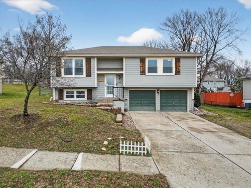 5209 Nw Pennington Ln, Blue Springs, MO, 64015-2377 | Card Image