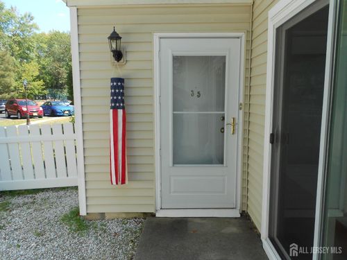 35 Foxtail Ln, Monmouth Junction, NJ, 08852-2007 | Card Image