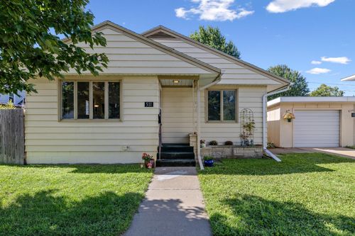 511 W King St, Winona, MN, 55987-2977 | Card Image