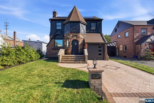 9 New Brier Ln, Clifton, NJ, 07012-1907 | Card Image