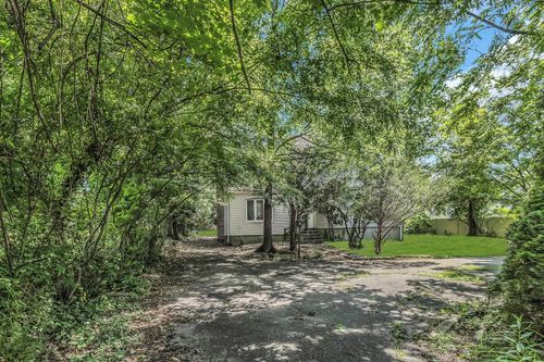 117 Glenwood Rd, Glenwood Landing, NY, 11547-3005 | Card Image
