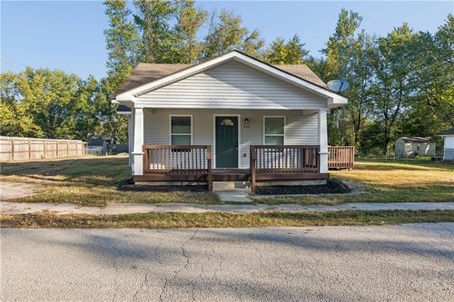 114 W 2nd St, Garden City, MO, 64747-9230 | Card Image