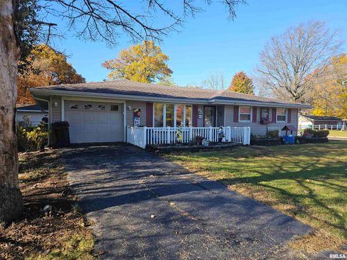 1604 Springfield Rd, East Peoria, IL, 61611-4335 | Card Image